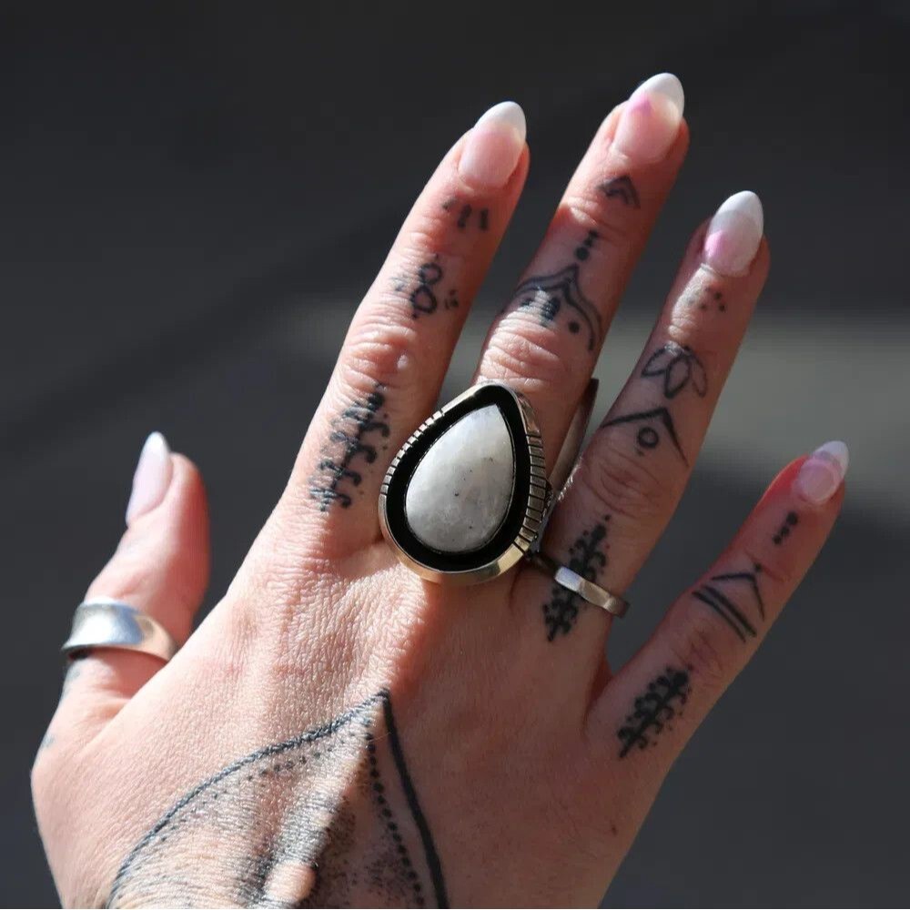 Sterling Silver Moonstone ring Item No. Tam-r192 Sz 7